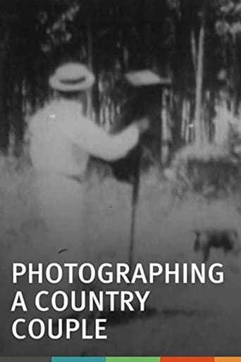 Фотографирование деревенской парочки || Photographing a Country Couple (1901)