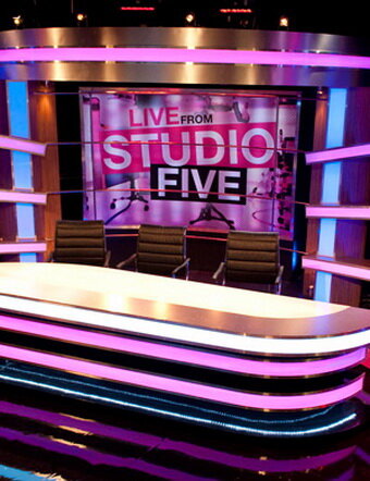 Прямой эфир из пятой студии || Live from Studio Five (2009)