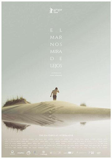 Море смотрит на нас издалека || El mar nos mira de lejos (2017)